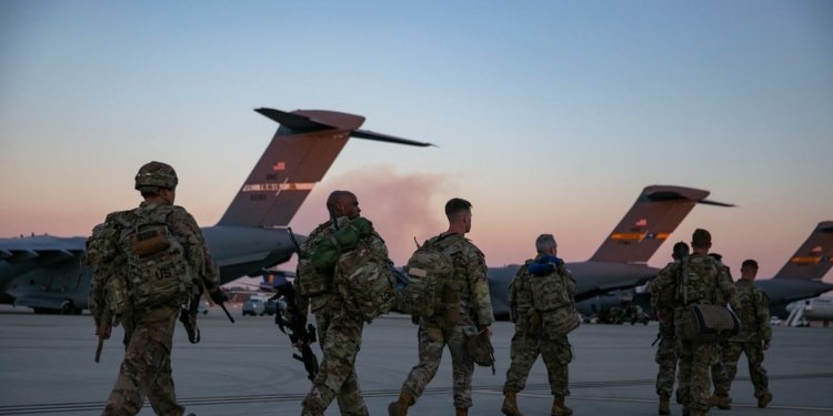 17 000 soldats, île de Kharg, uranium… Les scénarios d’une opération américaine terrestre en Iran