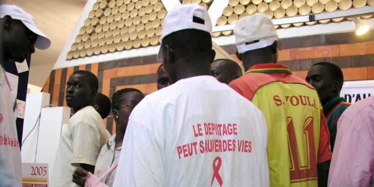 Au Sénégal, la pénalisation accrue de l’homosexualité met en péril des années de lutte contre le VIH
