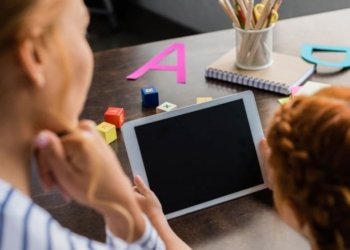 Protection des enfants en ligne : La Tunisie prépare mécanisme national de contrôle