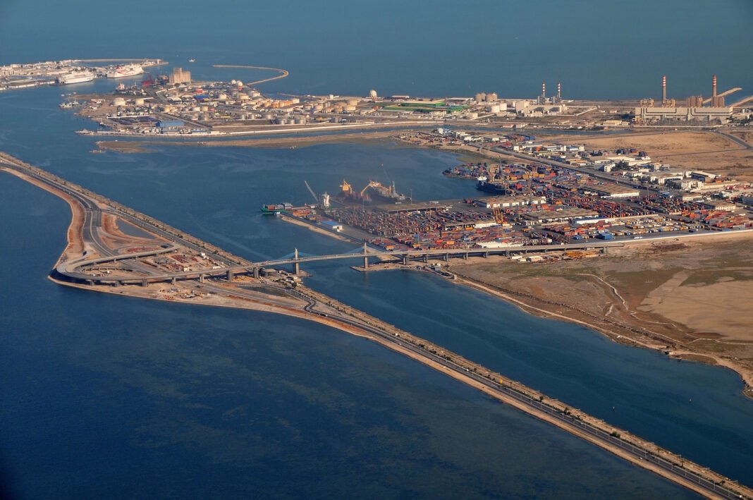 Dragage de trois ports tunisiens
